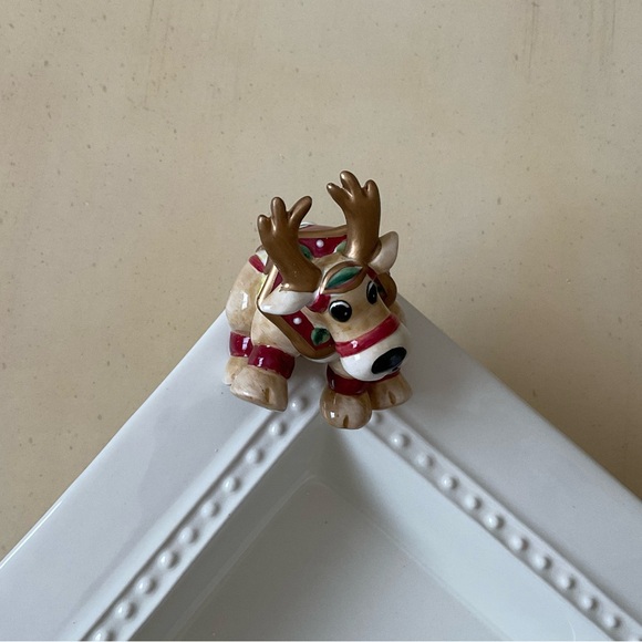 Santa’s Christmas Reindeer Platter Decoration- Seated 🎅 - Picture 5 of 6